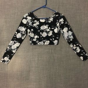 Long Sleeve Rose Printed Crop Top